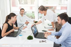 互聯(lián)網時代,咨詢服務企業(yè)如何打通 人 事 錢